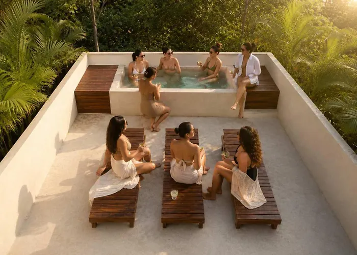 Elegant Boho 3 Pools And Jacuzzi *